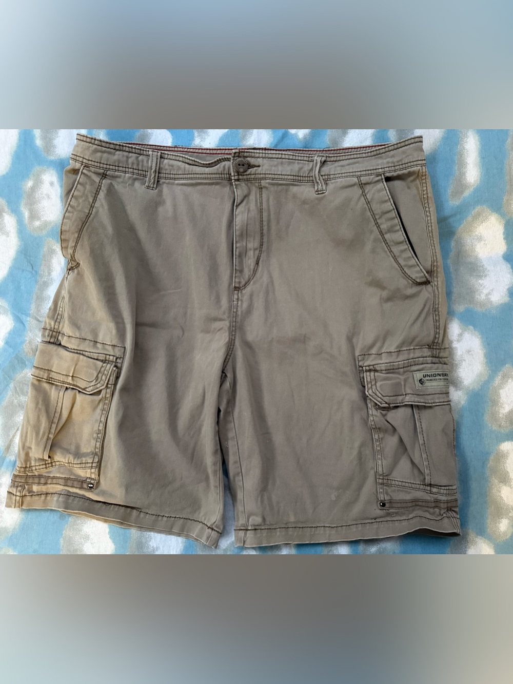 UNIONBAY Men's Size 42 Khaki Stretch Cargo Shorts Authentic Fit Utility Pockets